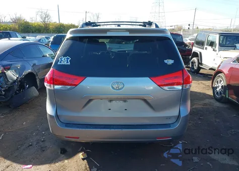 2013 Toyota Sienna Le V6 8 Passenger from USA, damaged, VIN 5TDKK3DC2DS372953